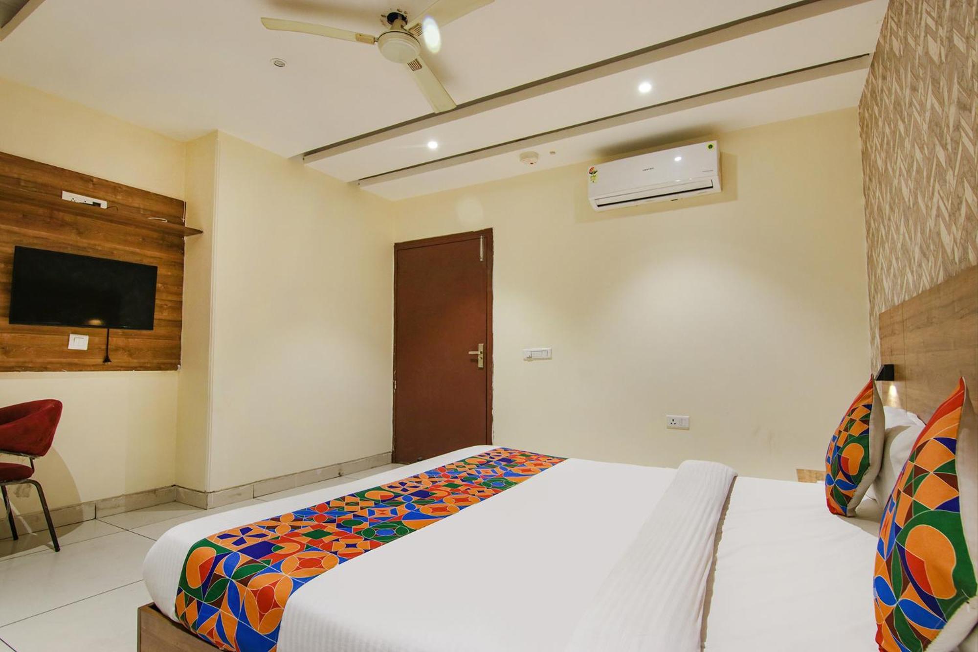 Fabhotel Golden Glory ニューデリー エクステリア 写真