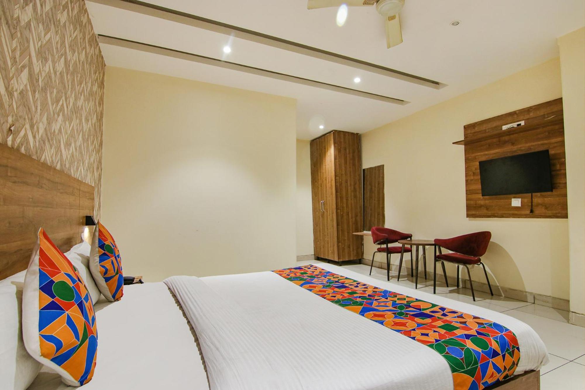 Fabhotel Golden Glory ニューデリー エクステリア 写真